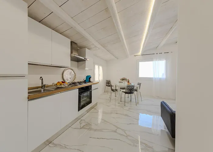 30 Terrazza Bordonaro 아파트 *